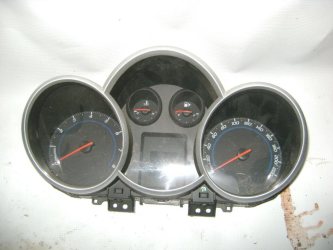 Панель приборов Chevrolet Cruze J300
