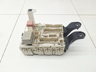 Блок предохранителей Toyota Corolla E150