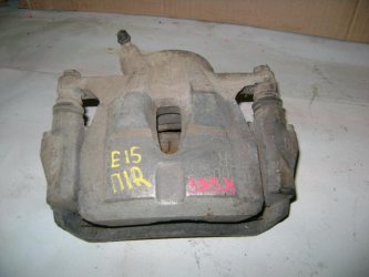 Суппорт передний правый Toyota Corolla E150