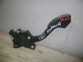 Педаль газа Toyota Corolla E150