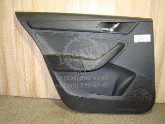 Обшивка двери задней левой Skoda Rapid 1