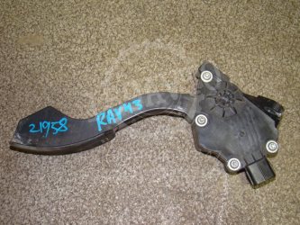 Педаль газа Toyota RAV4 A30