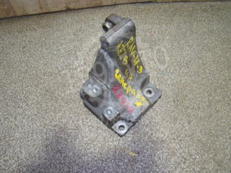 Кронштейн генератора Toyota RAV4 A30