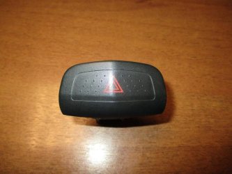 Кнопка аварийной сигнализации Nissan Primera P12
