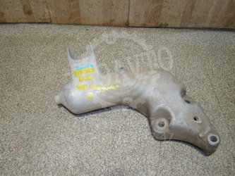Кронштейн двигателя правый Peugeot 206