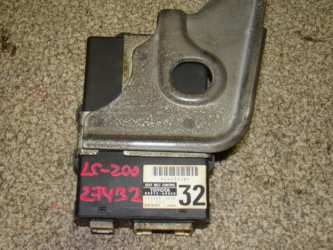 Блок электронный Toyota Land Cruiser J200