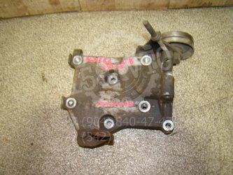 Кронштейн генератора Nissan Almera N16