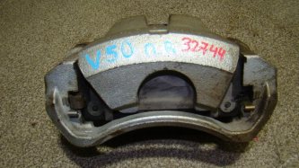 Суппорт передний правый Toyota Camry XV50