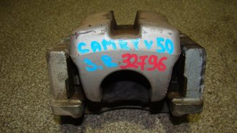 Суппорт задний правый Toyota Camry XV50