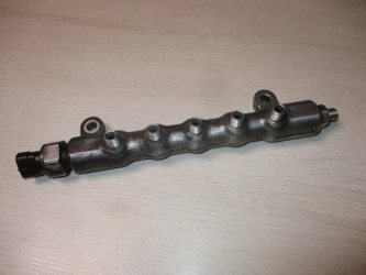 Рейка топливная Toyota Land Cruiser J200
