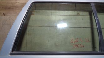 Стекло двери задней левой Volkswagen Golf 4