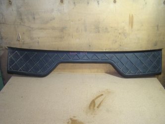 Накладка заднего бампера Nissan Armada TA60