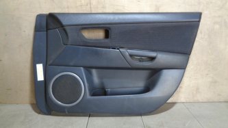 Обшивка двери передней правой Mazda 3 BK