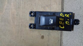 Кнопка стеклоподъемника Kia Ceed 2 JD