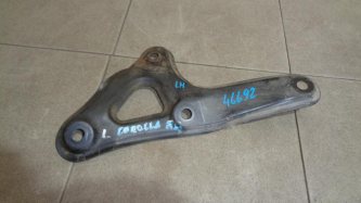 Кронштейн подрамника Toyota Corolla E120