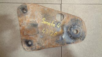 Кронштейн подрамника Hyundai Sonata EF