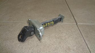 Ограничитель двери Nissan Micra K12