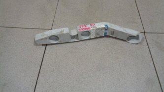Кронштейн переднего бампера правый Ford Focus 2