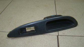 Накладка блока управления стеклоподъемниками Nissan Primera P12