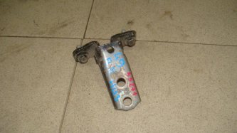 Петля двери передней Mitsubishi Lancer 9 CS