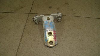 Петля двери передней Mitsubishi Lancer 9 CS