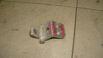 Петля двери передней Peugeot 206