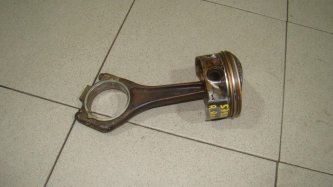 Поршень с шатуном Land Rover Range Rover 3 L322