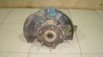 Кулак поворотный передний правый Toyota Corolla E150