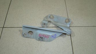 Петля капота правая Nissan Almera N16