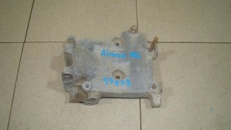 Кронштейн генератора Nissan Almera N16