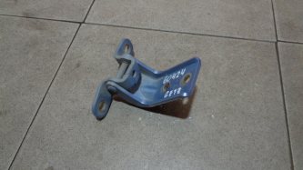 Петля двери задней правой нижняя Hyundai Getz TB