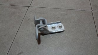 Петля двери передней правой верхняя Toyota Corolla E120