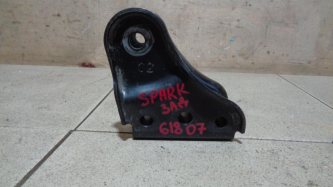 Кронштейн КПП Chevrolet Spark M300