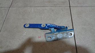 Петля капота левая Renault Logan 1 L90