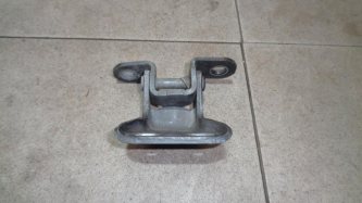 Петля двери передней правой нижняя Toyota RAV4 A30