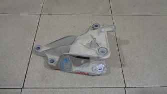 Кронштейн двигателя задний Chevrolet Cruze J300