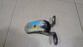 Петля двери задней правой нижняя Kia Ceed 1 ED
