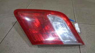 Фонарь задний внутренний правый Toyota Camry XV40