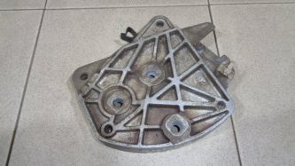 Кронштейн КПП Opel Astra H
