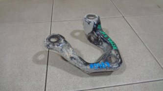Кронштейн задней балки Opel Astra H
