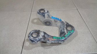 Кронштейн задней балки Opel Astra H