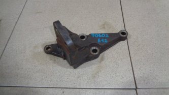 Кронштейн двигателя правый Toyota Corolla E120