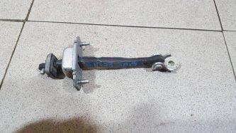 Ограничитель двери Subaru Impreza G13, G23, GJ, GP
