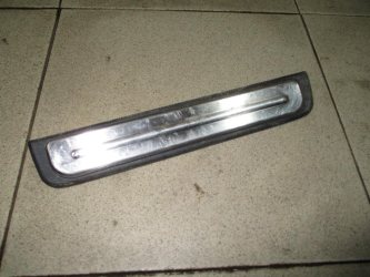 Накладка порога внутренняя Nissan Primera P12