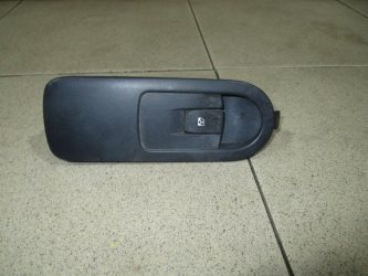 Кнопка стеклоподъемника Renault Duster 1