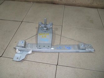 Стеклоподъемник механический задний правый Renault Duster 1