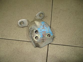 Петля двери передней правой верхняя Hyundai Accent LC