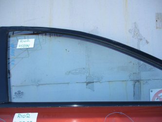 Стекло двери передней правой Kia RIO 2 JB