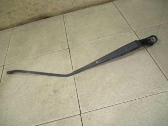 Поводок стеклоочистителя передний правый Mitsubishi Lancer 9 CS