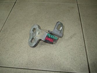 Петля двери передней правой нижняя Ford Focus 3
